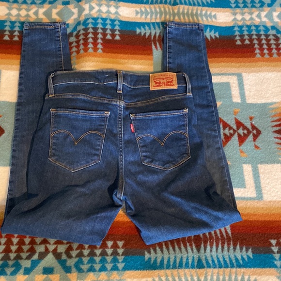 NWOT Levi’s 720 High Rise Super Skinny Blue Jeans size 26 - Picture 4 of 6